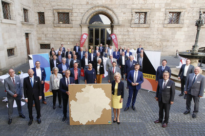Metropolregion Nürnberg zeigt Flagge für Bewerbung zur Kulturhauptstadt Europas N2025 