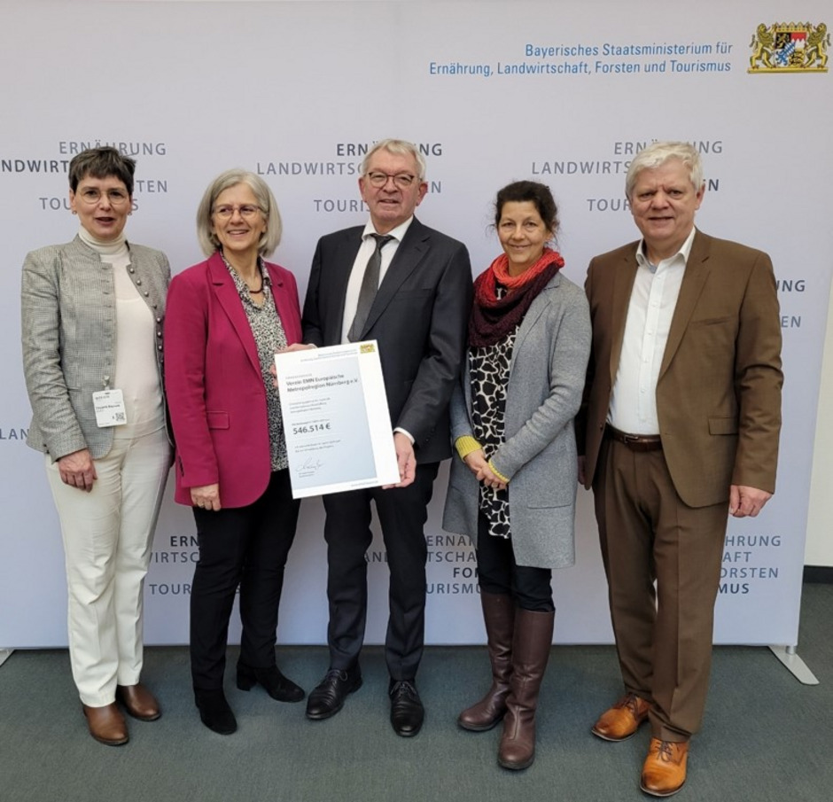 Übergabe des Förderbescheids auf der BioFach 2025