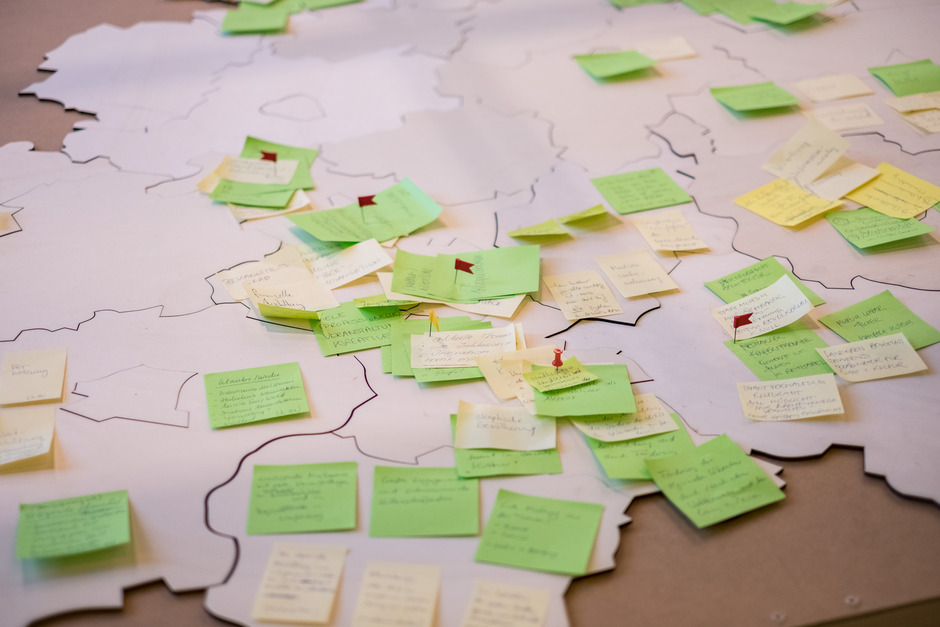 Karte mit Themen der sechs regionalen Arbeitsgruppen Bild: Karte mit Themen der sechs regionalen Arbeitsgruppen